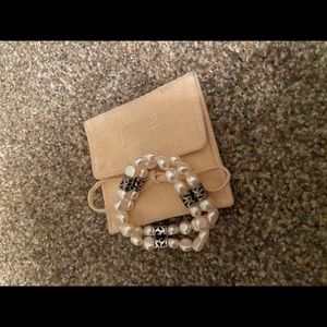 Pearl & silver elastic bracelet